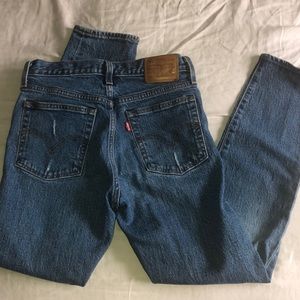 DISTRESSED WEDGIE LEVIS